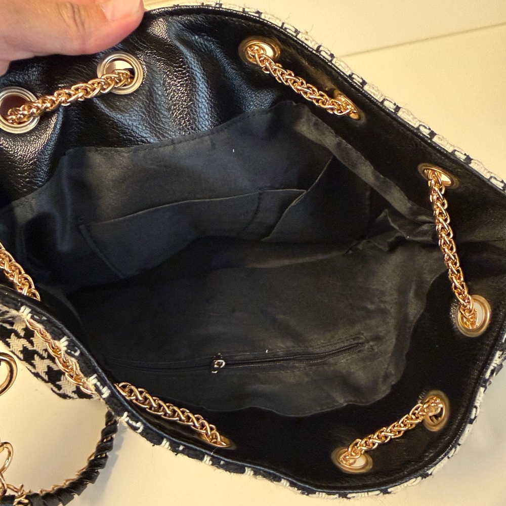 Black and White fabric handbag with gold chain - Picture 12 of 12